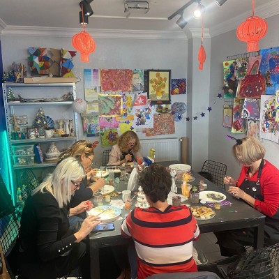 Yelken Sanat Atölyesi ile Tabak Boyama Etkinliği